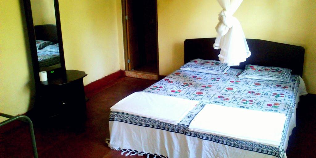 Haniffas Holiday Inn Канди Номер фото